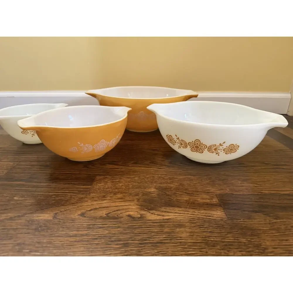 Pyrex Vintage Butterly Gold Cinderella Mixing Bowl Set Of 4